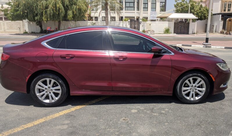 Chrysler 200 very good condition full