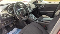 Chrysler 200 very good condition full